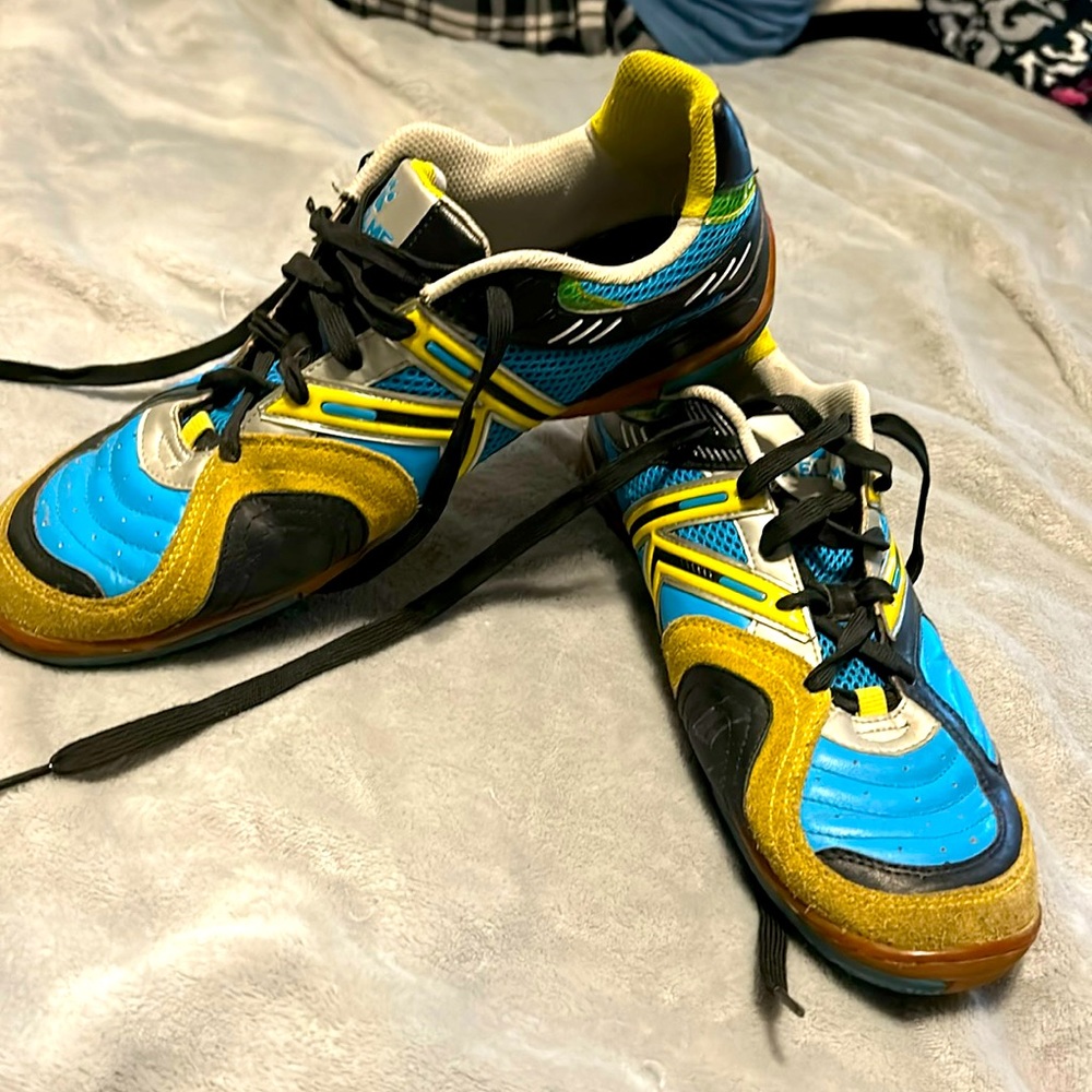 Men’s KELME indoor soccer shoes